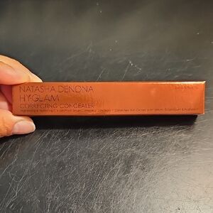 Natasha Denona Hy-Glam Concealer in shade C4